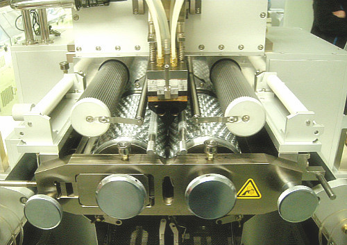 Máquina da capsulagem de Softgel do óleo de peixes PCes da dimensão 120000 de 1208 * de 2450mm/H