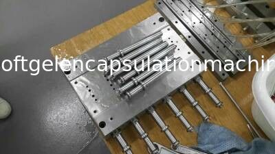 Os Ss encerram as peças da máquina de enchimento enchem atuadores materiais da injeção bombeiam a capsulagem de Softgel