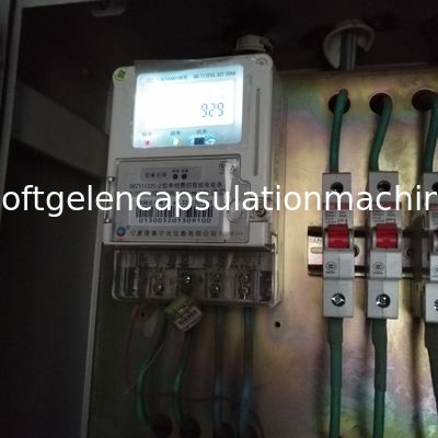 Impulso sem emenda da máquina de Softgel do multi bocal que corta a relação alta do produto acabado