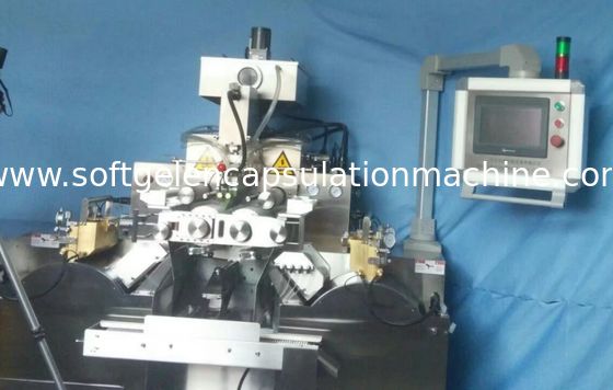 máquina clássica da capsulagem de Softgel do projeto 13kw para o óleo de peixes, óleo do alho, enchimento do vatamin