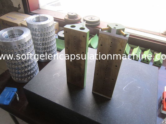 O dado de utilização de ferramentas do Paintball do molde da cápsula de Softgel da elevada precisão rola ajustável gerencie a velocidade
